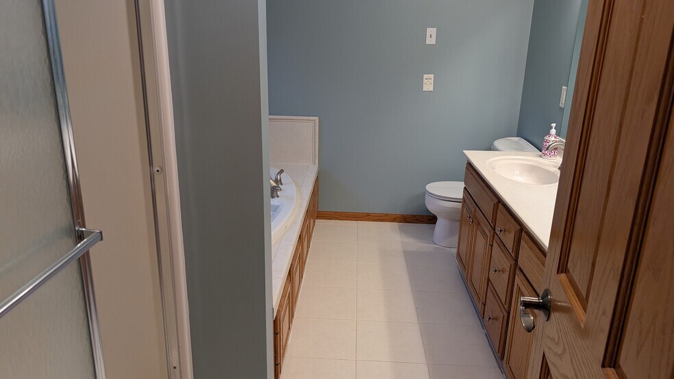 Primary bathroom - 2669 Kathleen Ln NE