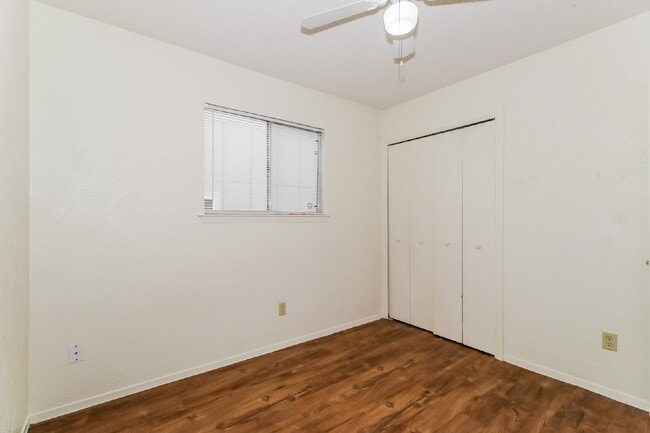 Building Photo - 323 W William Cannon Dr