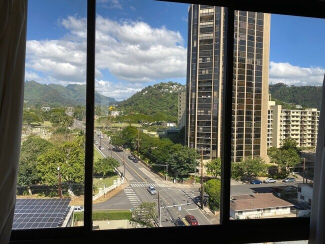 Building Photo - 2040 Nuuanu Ave