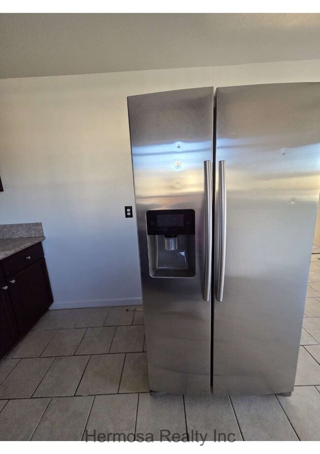 Building Photo - 1234 W J St