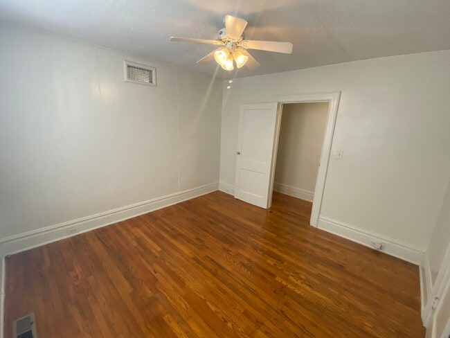 Building Photo - Adorable 1 Bedroom Duplex Near Duke - W&D / Fenced Yd