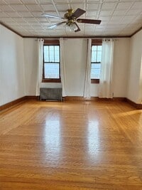 Building Photo - 198 Chapin St