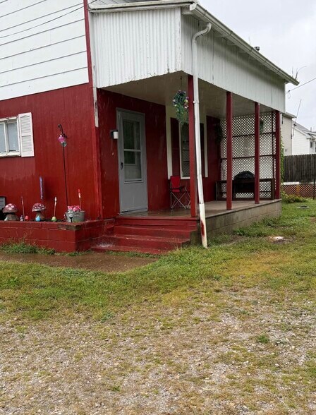 Building Photo - 309 Plum St