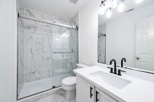 Building Photo - 10218 Dr Peridot Cove