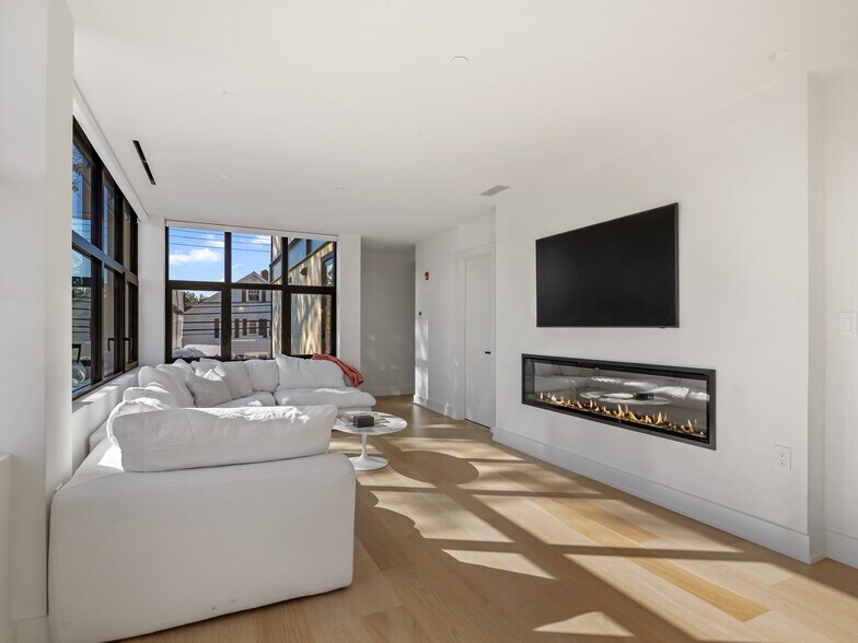 Building Photo - 116 Sherman St