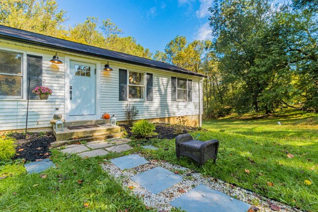 Building Photo - 18544 Brooke Rd