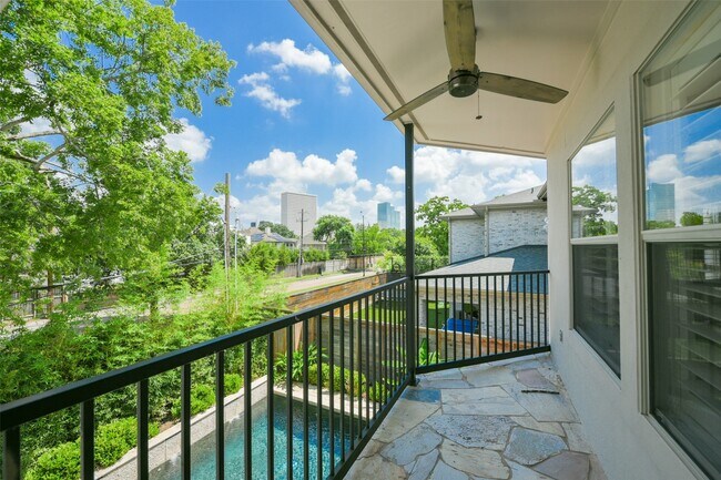 Building Photo - 3724 Wroxton Rd