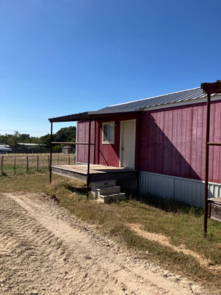 Building Photo - 3895 CR 258