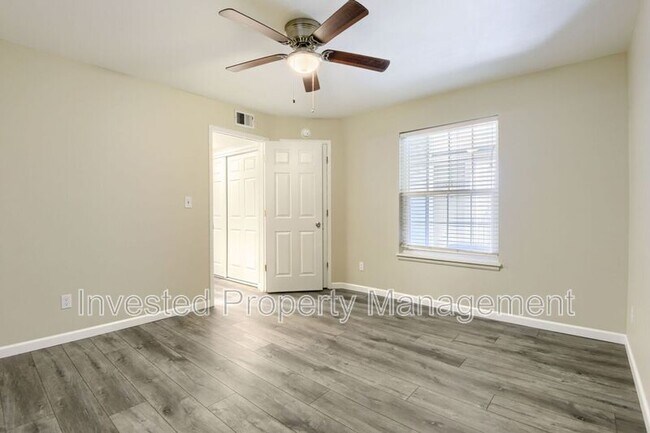 Building Photo - 6755 S Ivy St