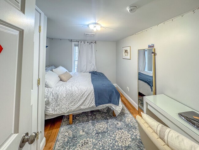 Building Photo - 79 Winchester Ave