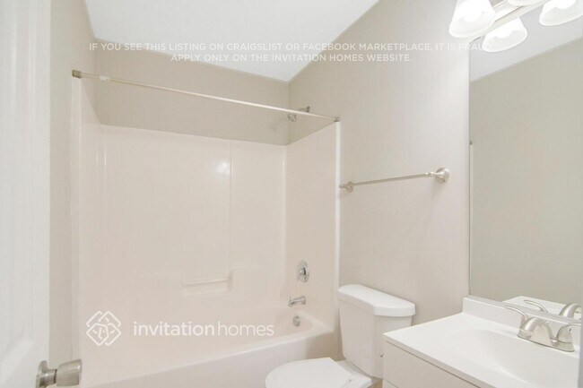 Building Photo - 914 Ujamaa Dr