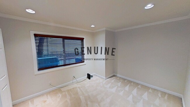 Building Photo - Large 4 Bedroom House with Pebble Bottom Pool - Backyard Oasis!