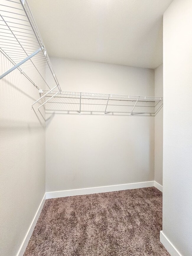 Building Photo - Newly Built Townhome 4bd 2.5ba