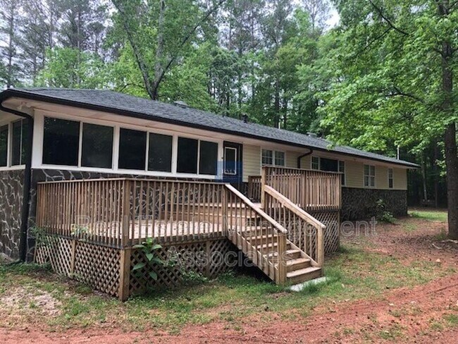 Building Photo - 17025 Wildwood Rd