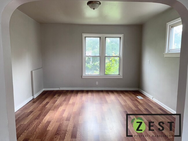 Building Photo - Beautifully Remodeled Home!