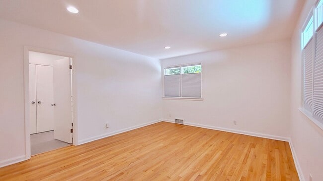 Building Photo - Broadmoor Mid-Century 3 Bedroom Ranch With...
