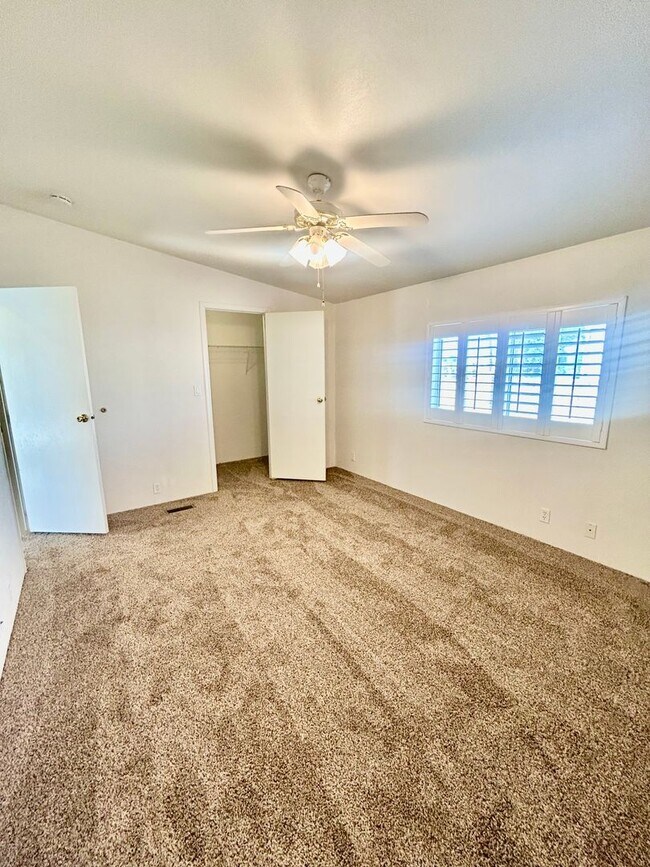 Building Photo - Charming 2-Bedroom 2-Bathroom Furnished Manufactured Home in Fortuna Foothills.