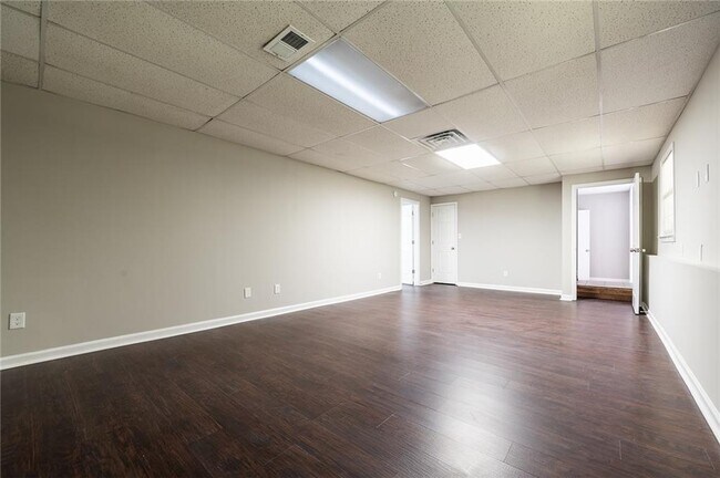 Building Photo - 493 Silverthorne Cir