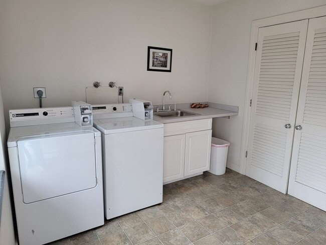 Building Photo - 80 Trapelo Rd