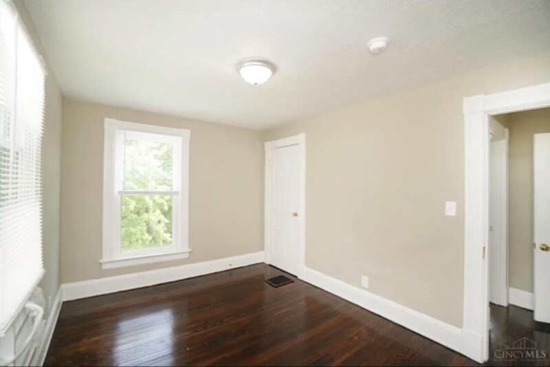 Building Photo - 124 Eaton Ave