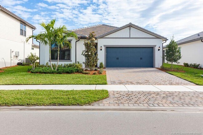 Building Photo - 861 SE Courances Dr