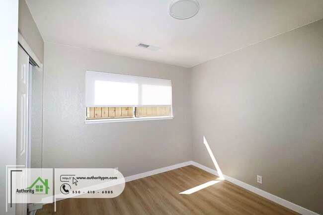 Building Photo - 2452 Capella St
