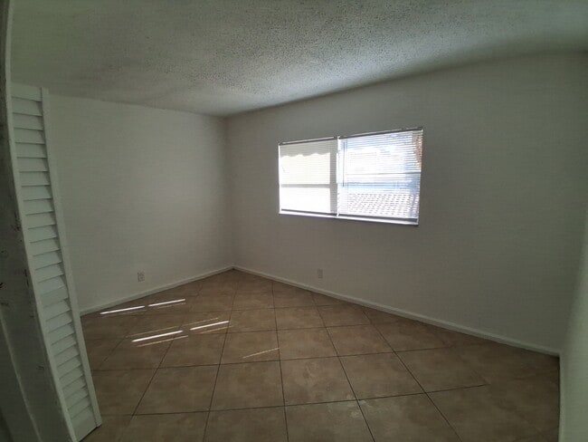 Building Photo - 1333 S Dixie Hwy