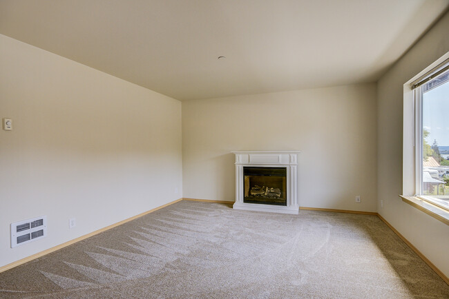 Building Photo - Two Bedroom Condo in Summerwind