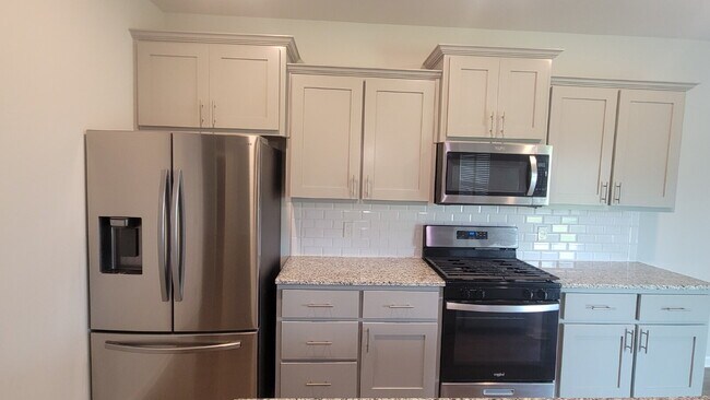 Building Photo - Huntsville Haven with Granite Elegance!" D...