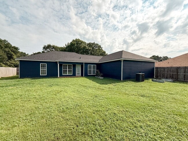 Building Photo - 148 Owens Rd