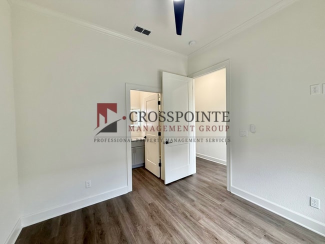 Building Photo - Tour Today! Stunning 3 Bedroom, 3.5 Bath Townhome!