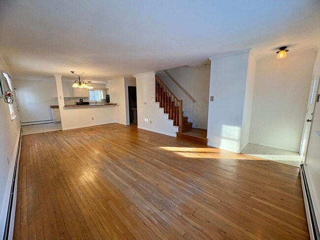 Building Photo - 3 Bedroom 2.5 Bathroom Townhome in Camp Hill!