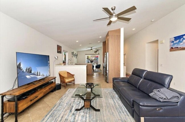 Building Photo - 53360 Avenida Juarez