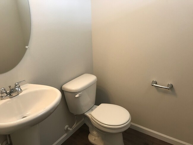 Building Photo - BRAND NEW HOME! Within 5 Minutes of Three ...