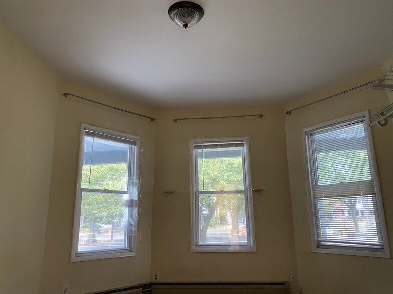 front bedroom - 105 Manning Blvd