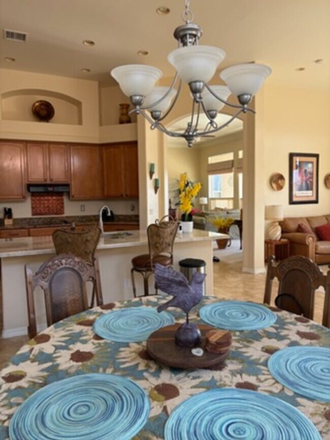 Building Photo - FULLY FURNISHED LUXURY HOME ON GOLF COURSE