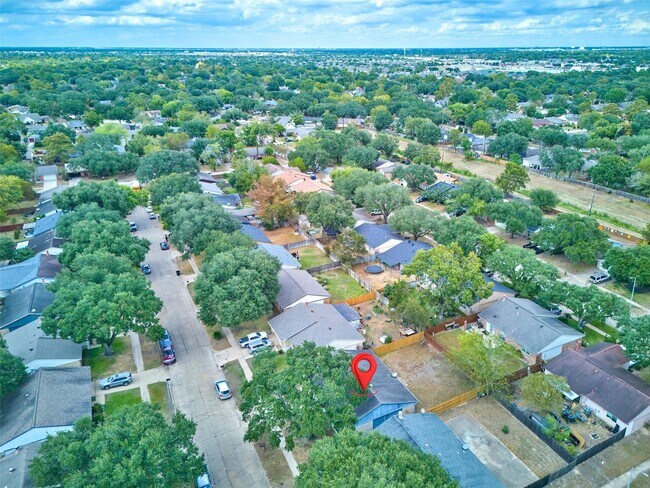 Building Photo - 4406 Kacee Dr