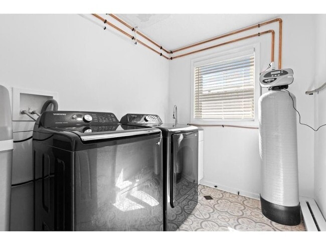 Building Photo - 25455 Nelsine Dr