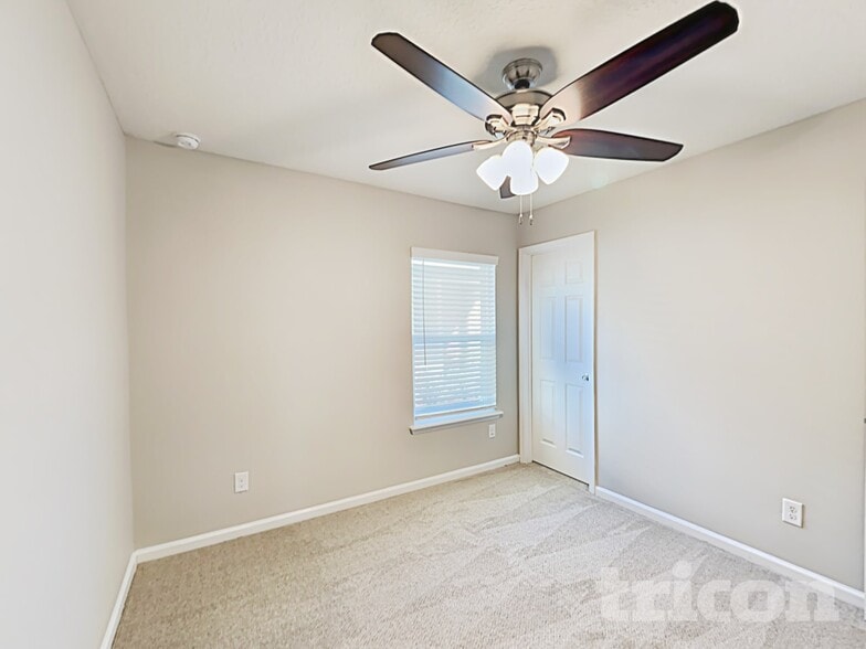 Building Photo - 8096 Hind Wy