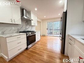 Building Photo - 19 Cottage St