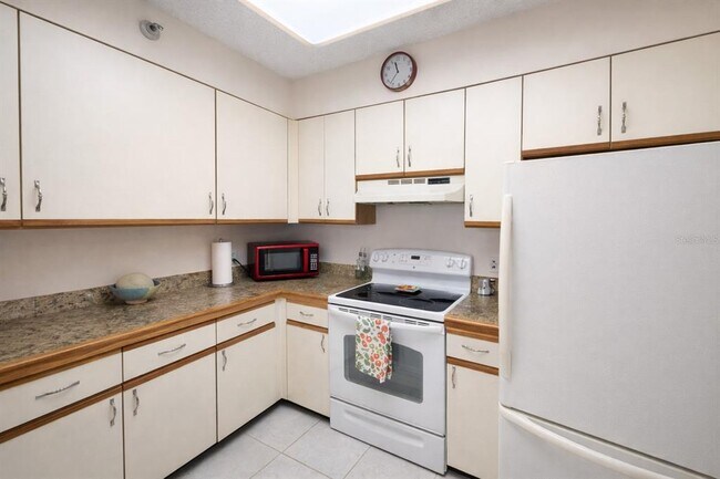 Building Photo - 2333 Feather Sound Dr