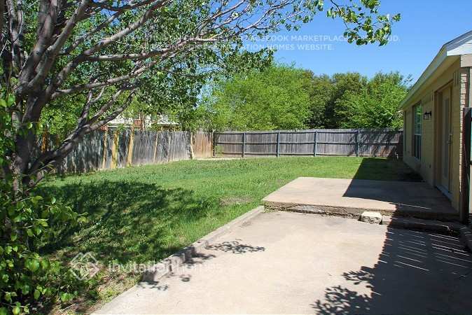 Building Photo - 501 Kalmia Dr