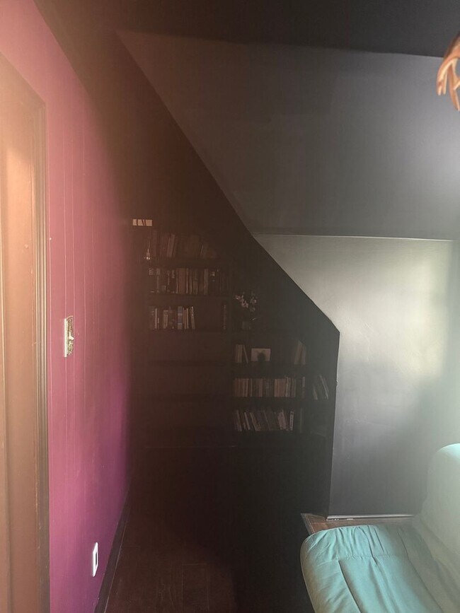 Building Photo - Charming 3BR House in Waterford