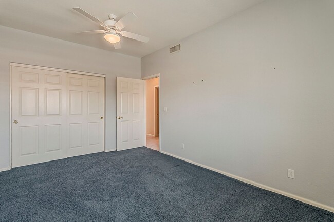 Building Photo - Welcome to your private Oasis!!