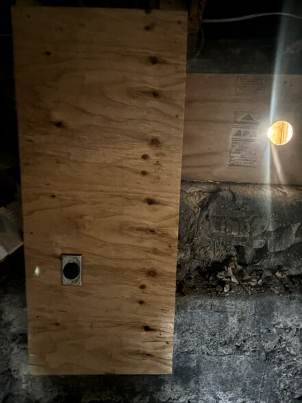 Building Photo - 615 Broad St