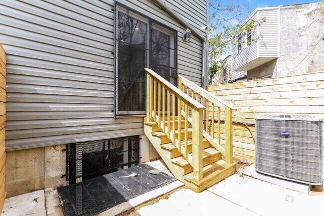 Building Photo - 1440 S Fallon St