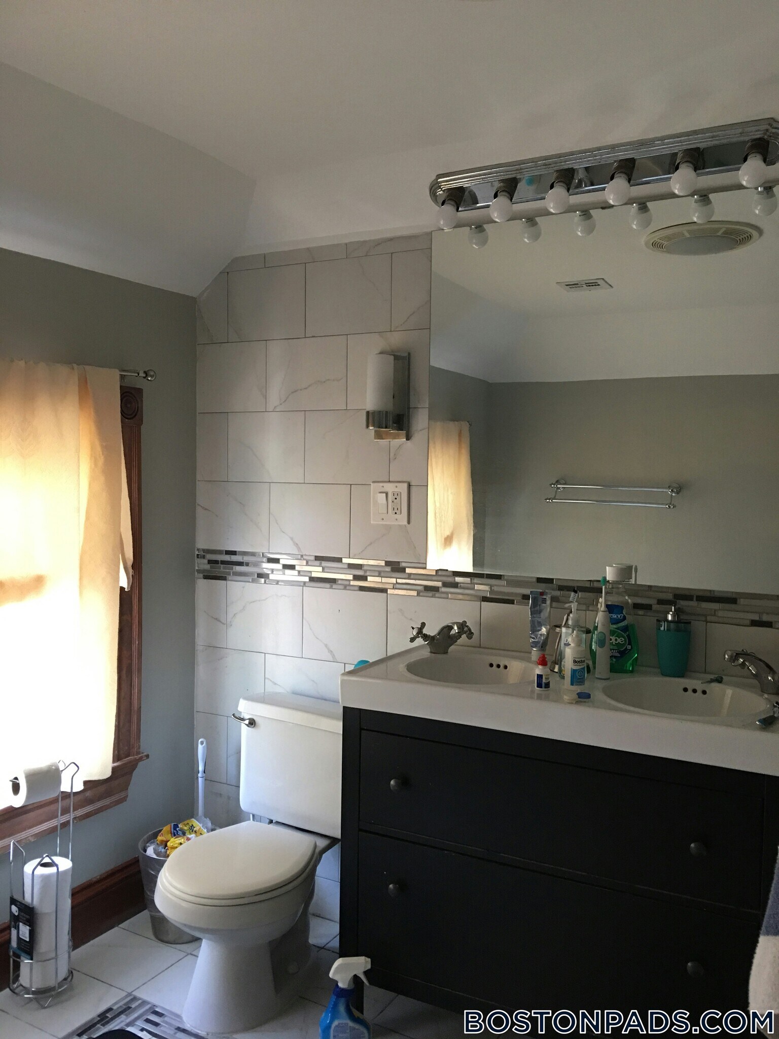 Building Photo - 152 Winchester St