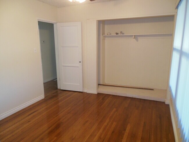 Building Photo - 11415 Potter St