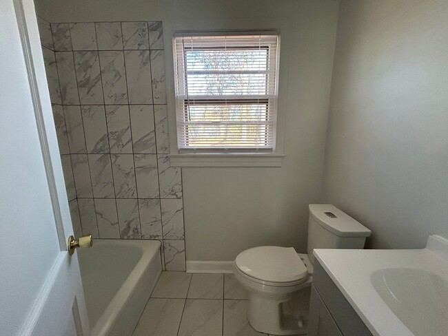 Building Photo - One Level newly renovated  3 bedroom 1 bat...