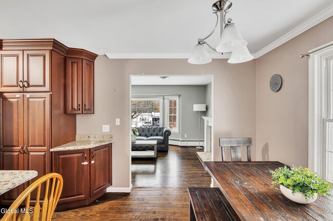 Building Photo - 15 Brookwood Dr